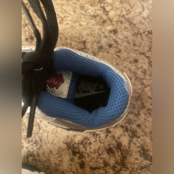 Nike Air Max 90 Low Kids Size 4C Blue Silver Black Athletic Comfort SNEAKERS - Picture 2 of 5